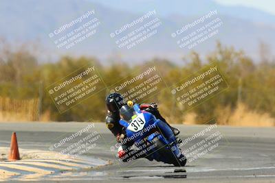 media/Apr-17-2022-CVMA (Sun) [[f474cfa795]]/Race 14 500 Supersport-350 Supersport (Holeshot)/